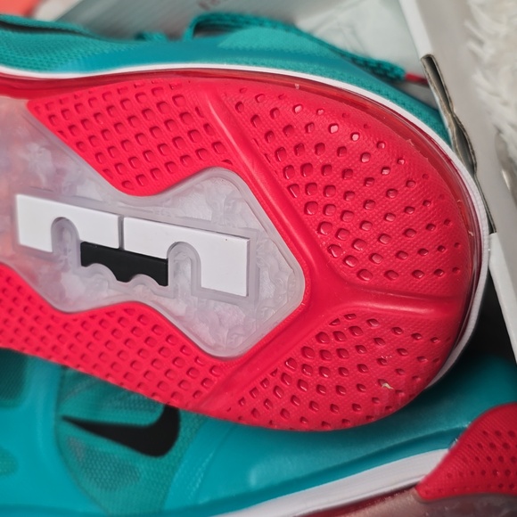 Nike LeBron 9 Low - Picture 11 of 11